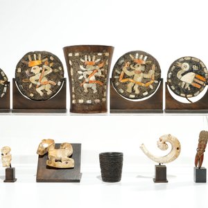 A varied selection of ethnographic arts, mostly South-America, incl. Pre-Columbian arts — photo 2