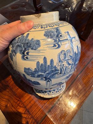 A very early Dutch Delftware jar depicting the life of Christ, 2nd quarter 17th C. — 照片 1