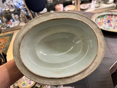 A very extensive Chinese Canton famille rose 81-piece dinner service, 19th C. — 照片 16