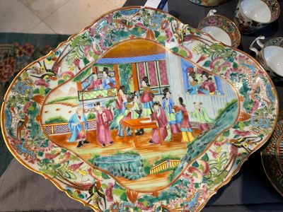 A very extensive Chinese Canton famille rose 81-piece dinner service, 19th C. — 照片 50
