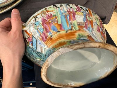 A very extensive Chinese Canton famille rose 81-piece dinner service, 19th C. — 照片 64