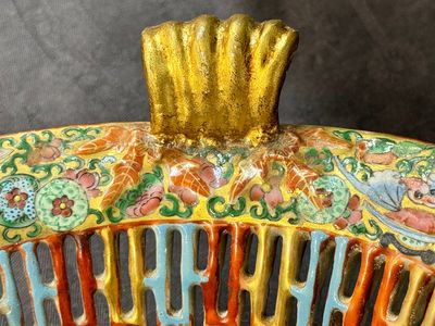 A very extensive Chinese Canton famille rose 81-piece dinner service, 19th C. — 照片 80