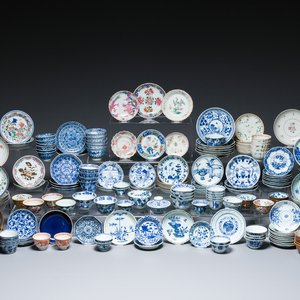 A very extensive collection of Chinese cups and saucers, Kangxi and later — foto 1