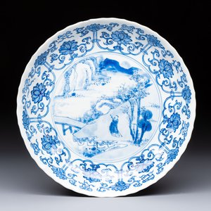 A very fine Chinese blue and white plate with a scholar in a landscape, Kangxi mark and of the period — photo 1
