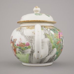 A very fine Chinese export porcelain teapot and cover, Qianlong, 18th C. — photo 12