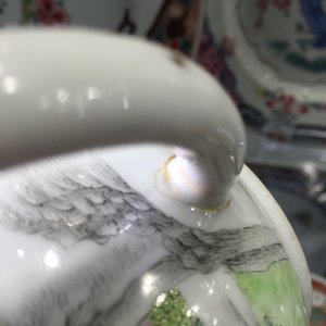 A very fine Chinese export porcelain teapot and cover, Qianlong, 18th C. — photo 4