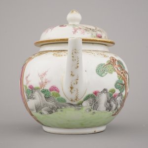 A very fine Chinese export porcelain teapot and cover, Qianlong, 18th C. — photo 10