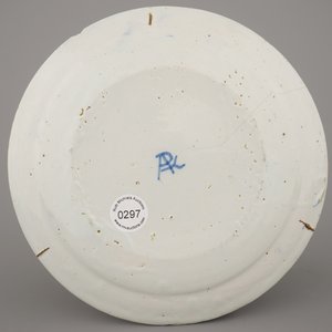 A very fine Dutch Delft blue and white plate, 18th C. — 照片 3