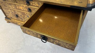 A very fine Japanese hiramaki-e on nashiji lacquer suzuribako, Edo, 18th C. — photo 14