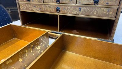 A very fine Japanese hiramaki-e on nashiji lacquer suzuribako, Edo, 18th C. — photo 24