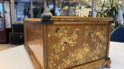 A very fine Japanese hiramaki-e on nashiji lacquer suzuribako, Edo, 18th C. — photo 33