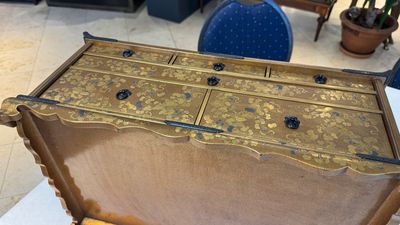 A very fine Japanese hiramaki-e on nashiji lacquer suzuribako, Edo, 18th C. — photo 42