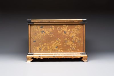 A very fine Japanese hiramaki-e on nashiji lacquer suzuribako, Edo, 18th C. — photo 5