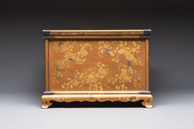 A very fine Japanese hiramaki-e on nashiji lacquer suzuribako, Edo, 18th C. — photo 6