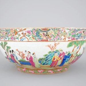 A very fine large Chinese famille rose porcelain Canton bowl, 19th C. — foto 2
