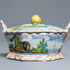 A very fine polychrome petit feu Dutch Delft butter tub on stand, 18th C. — 照片 7