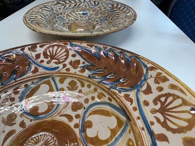 A very fresh large Hispano-Moresque lustre-glazed dish with ornamental design, Spain, 16th C. — 照片 2