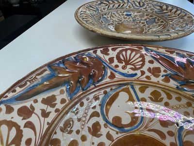 A very fresh large Hispano-Moresque lustre-glazed dish with ornamental design, Spain, 16th C. — 照片 3