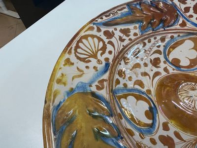 A very fresh large Hispano-Moresque lustre-glazed dish with ornamental design, Spain, 16th C. — 照片 4