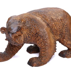 A very large carved wood bear, Japan, 20th C. — photo 1