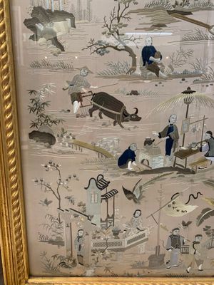 A very large Chinese beige-ground embroidered silk panel depicting scenes of Chinese rural life, 19th C. — photo 21