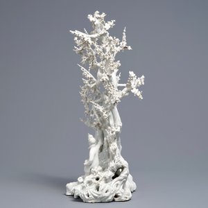 A very large Chinese blanc de Chine group with two ladies below a tree, 18th C. — 照片 5