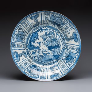A very large Chinese blue and white 'Kraak' dish with geese by the water, Wanli — foto 1
