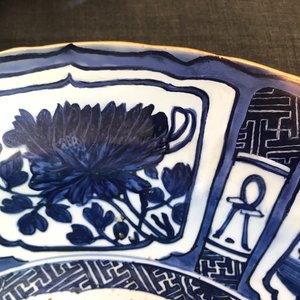 A very large Chinese blue and white kraak porcelain charger with a dragon, Wanli — 照片 8