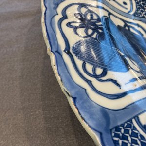 A very large Chinese blue and white kraak porcelain dish with a mythical beast, Wanli — 照片 6