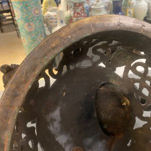 A very large Chinese bronze censer and cover, Xuande mark, Ming — 照片 26