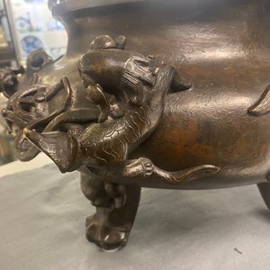 A very large Chinese bronze censer and cover, Xuande mark, Ming — 照片 29