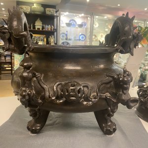 A very large Chinese bronze censer and cover, Xuande mark, Ming — 照片 39