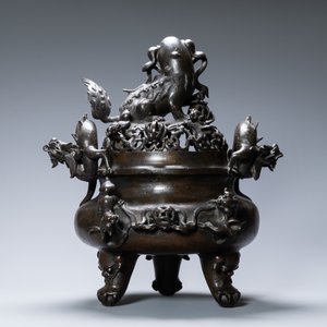 A very large Chinese bronze censer and cover, Xuande mark, Ming — 照片 4