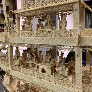 A very large Chinese carved ivory model of a dragon boat, 19th C. — photo 17