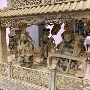 A very large Chinese carved ivory model of a dragon boat, 19th C. — photo 18