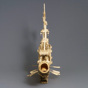 A very large Chinese carved ivory model of a dragon boat, 19th C. — photo 4
