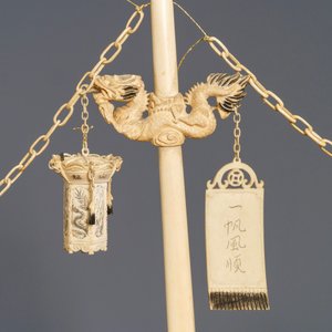 A very large Chinese carved ivory model of a dragon boat, 19th C. — photo 6