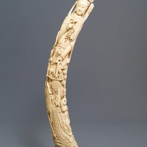 A very large Chinese carved ivory model of Guanyin, 19th C. — 照片 1