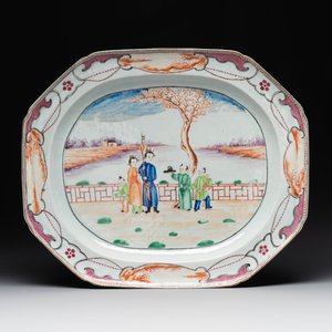 A very large Chinese famille rose octagonal dish with mandarin design, Qianlong — photo 1