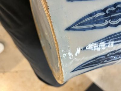 A very large Dutch Delft blue and white chinoiserie baluster vase, last quarter 17th C. — photo 6