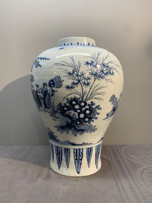 A very large Dutch Delft blue and white chinoiserie baluster vase, last quarter 17th C. — photo 8