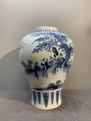 A very large Dutch Delft blue and white chinoiserie baluster vase, last quarter 17th C. — photo 9