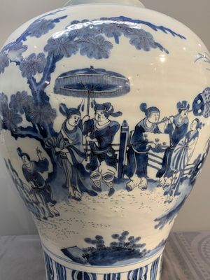 A very large Dutch Delft blue and white chinoiserie baluster vase, last quarter 17th C. — photo 11