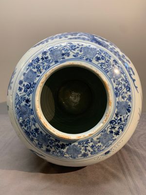 A very large Dutch Delft blue and white chinoiserie baluster vase, last quarter 17th C. — photo 12