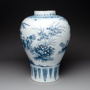 A very large Dutch Delft blue and white chinoiserie baluster vase, last quarter 17th C. — photo 2