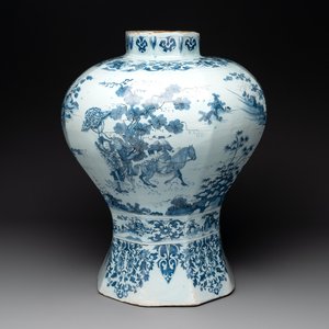 A very large Dutch Delft blue and white chinoiserie baluster vase, second half 17th C. — photo 1