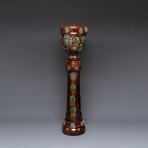 A very large Flemish pottery four-piece jardinière and stand, inscribed 'VREDE' and 'WELKOM' — foto 4