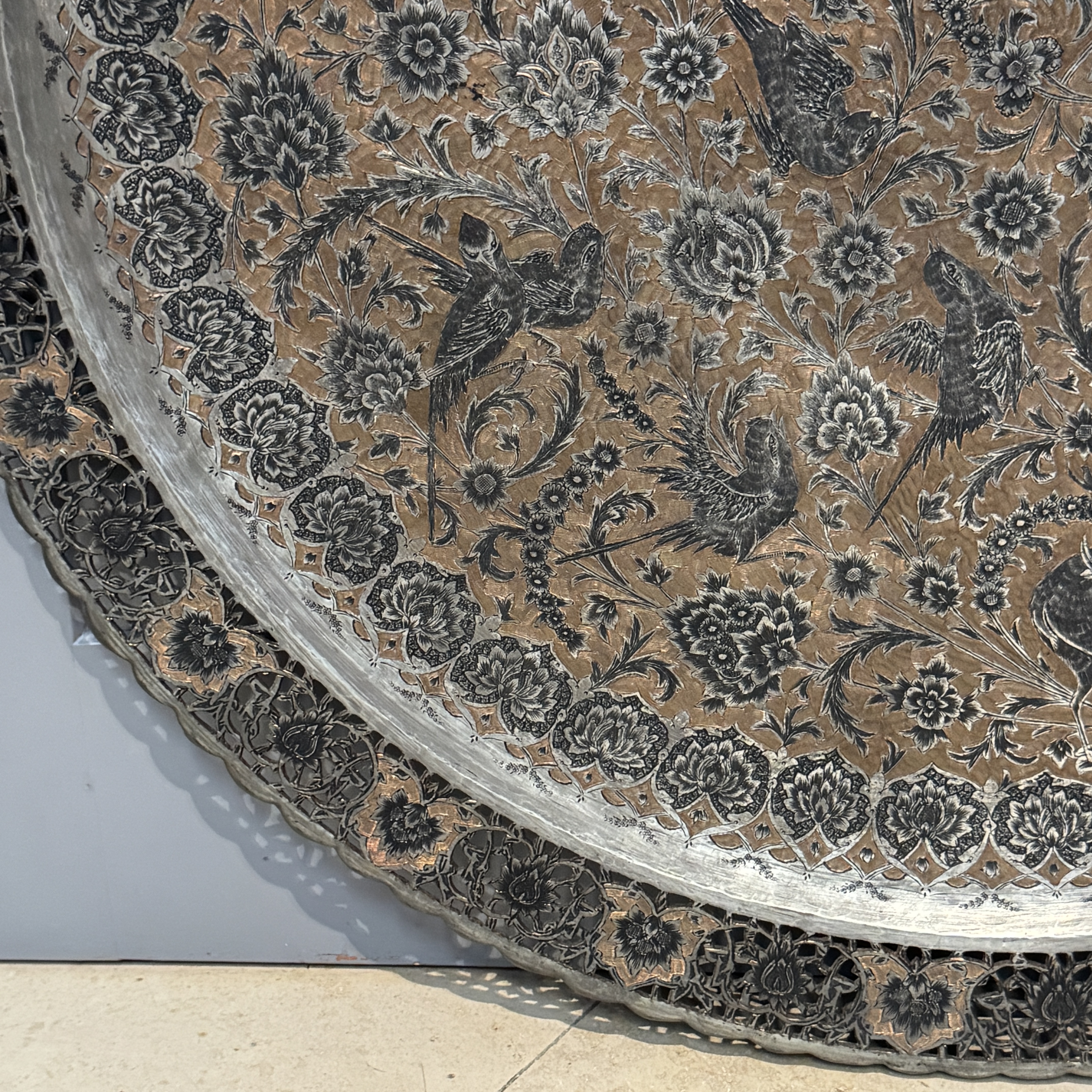 A very large Persian engraved tinned-copper tray with birds among flowers — photo 2