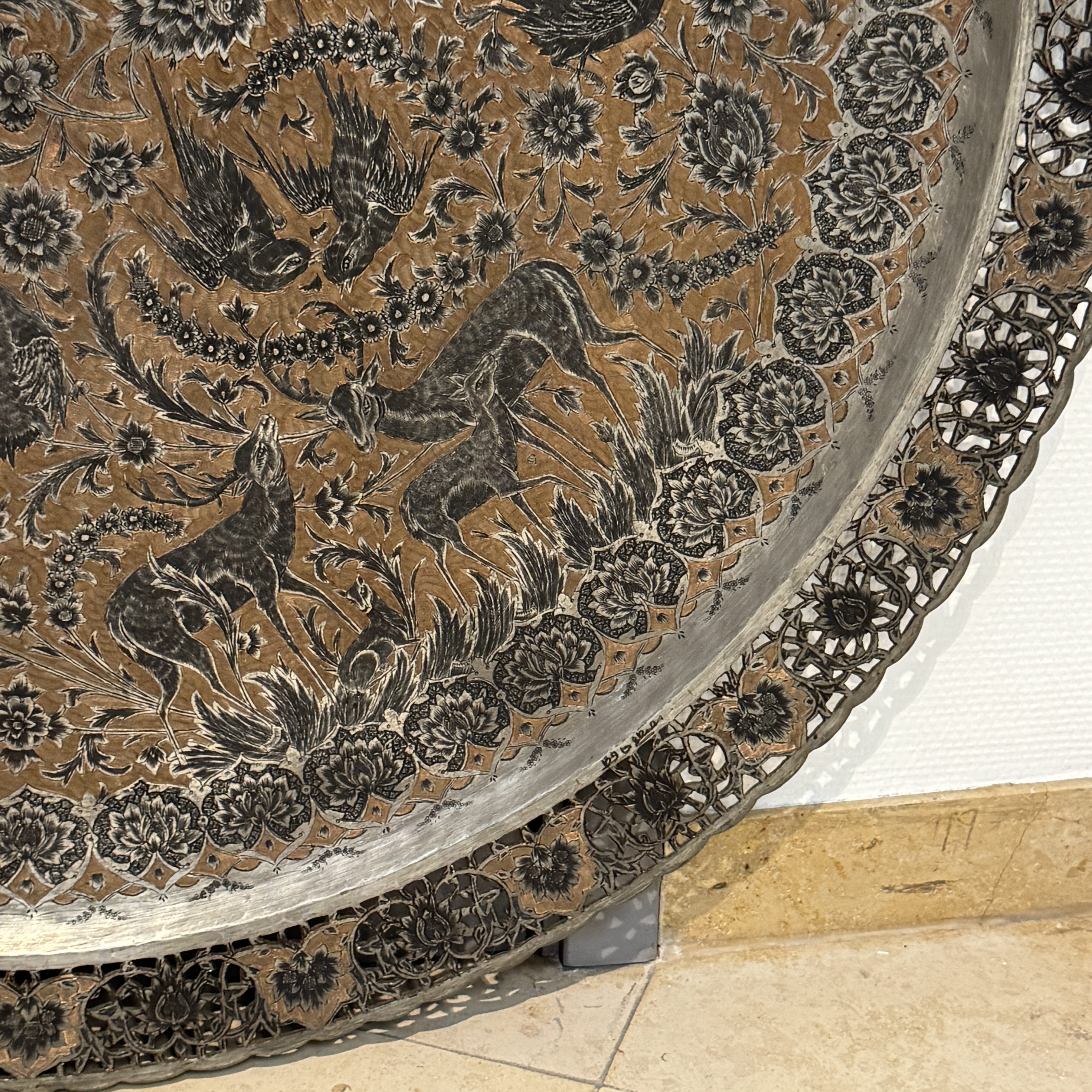 A very large Persian engraved tinned-copper tray with birds among flowers — photo 7