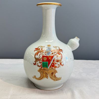 A very rare Chinese famille rose armorial kendi with the arms of De Heere for the Dutch market — foto 5